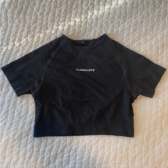 ALPHALETE amplify t shirt - Picture 2 of 3